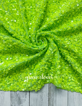 Load image into Gallery viewer, Velvet sequin GREEN CLOVER