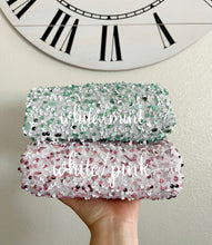 Load image into Gallery viewer, Velvet sequin white/ mint