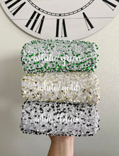 Load image into Gallery viewer, Velvet sequin white / gold