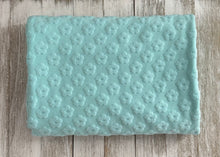 Load image into Gallery viewer, Daisy floral knit
