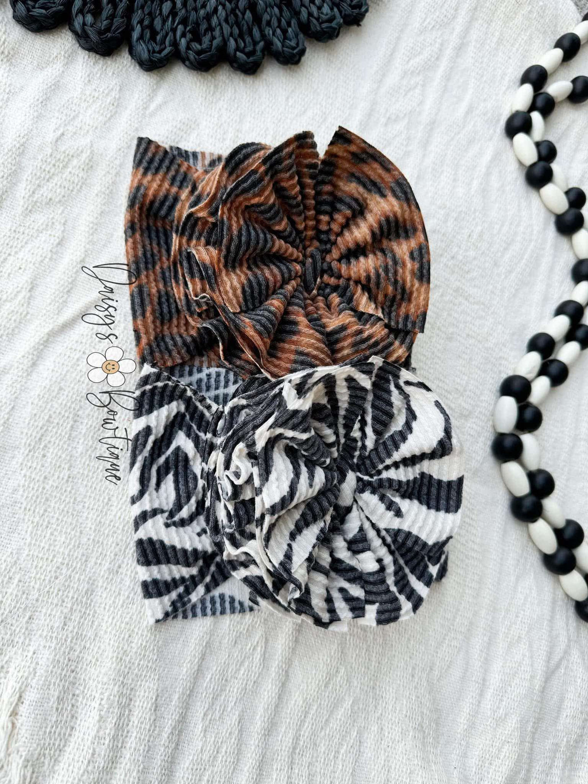 Leopard  waved