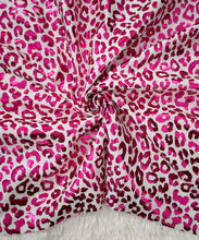 Load image into Gallery viewer, Hologram/foil
