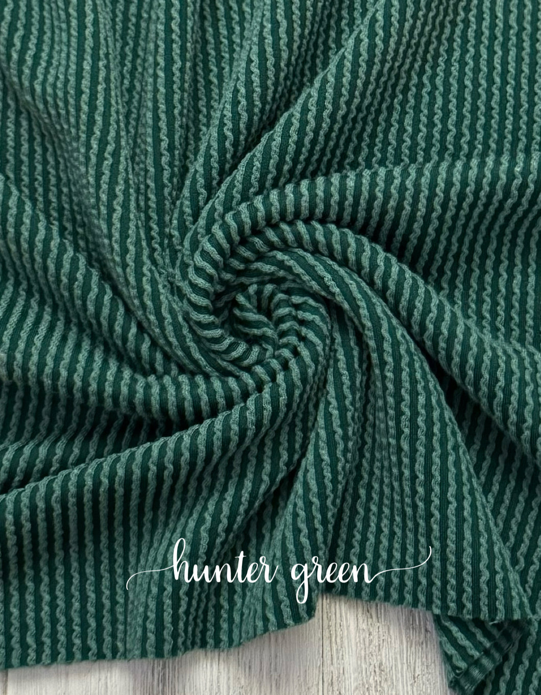 WAVED Hunter green