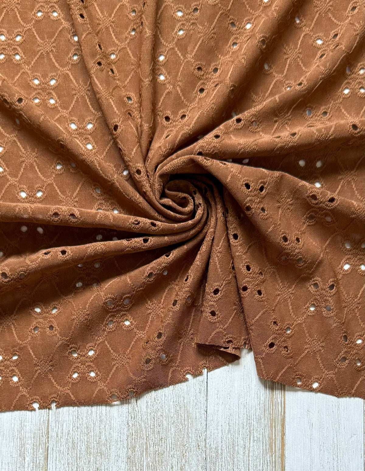 Caramel eyelet B