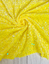 Load image into Gallery viewer, Velvet sequin yellow
