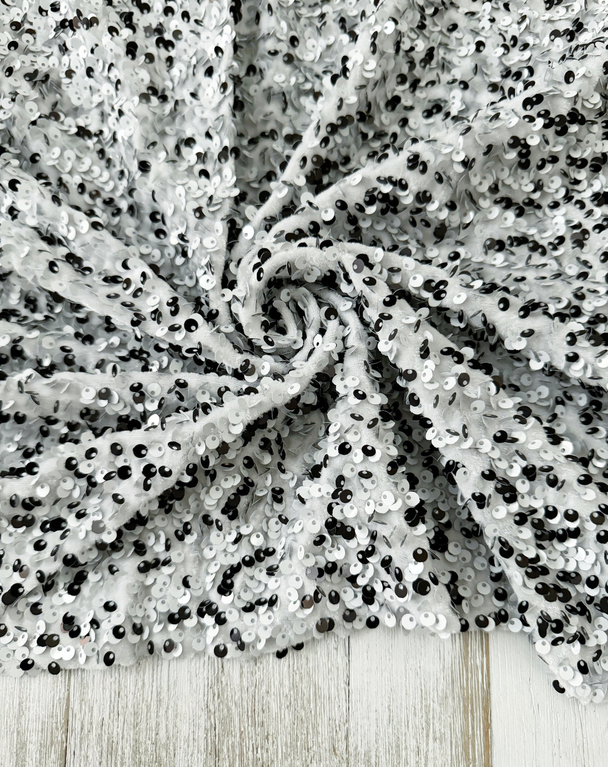 Velvet sequin white / black