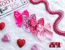 Load image into Gallery viewer, Hologram/foil
