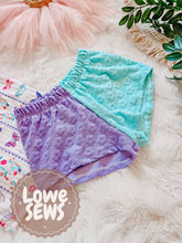 Load image into Gallery viewer, Daisy floral knit
