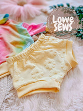 Load image into Gallery viewer, Daisy floral knit
