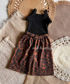 Leopard  waved
