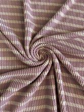 Load image into Gallery viewer, Waved stripes
