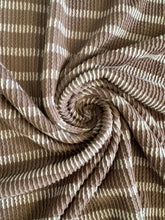 Load image into Gallery viewer, Waved stripes
