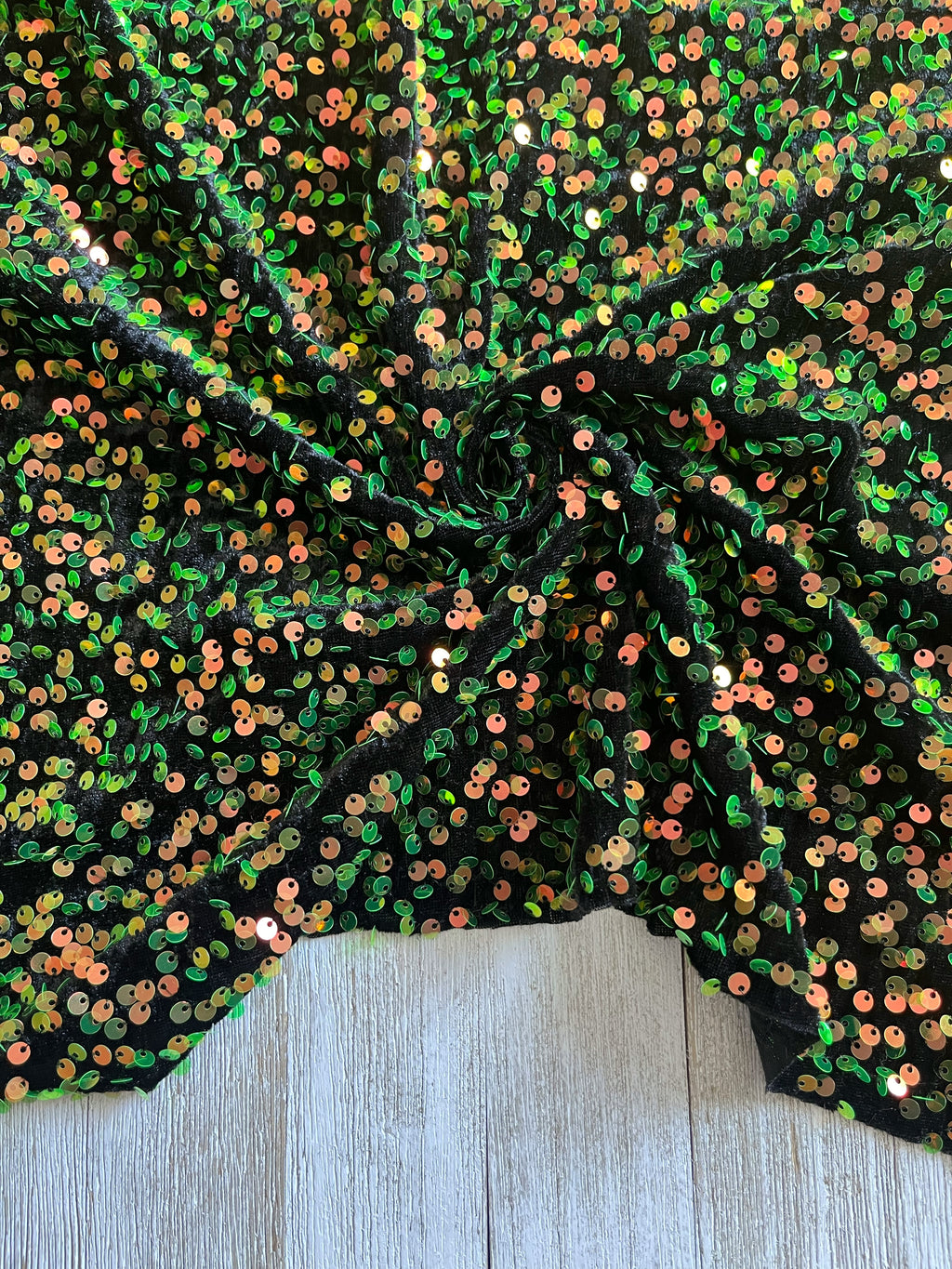 Velvet sequin GREEN BEETLE