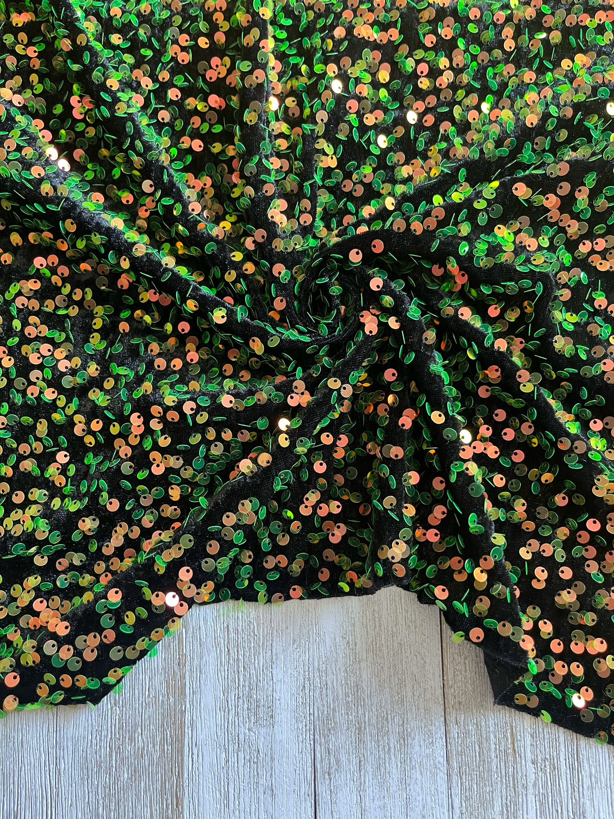 Velvet sequin GREEN BEETLE