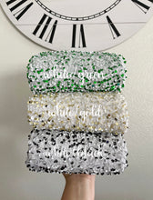 Load image into Gallery viewer, Velvet sequin white / gold
