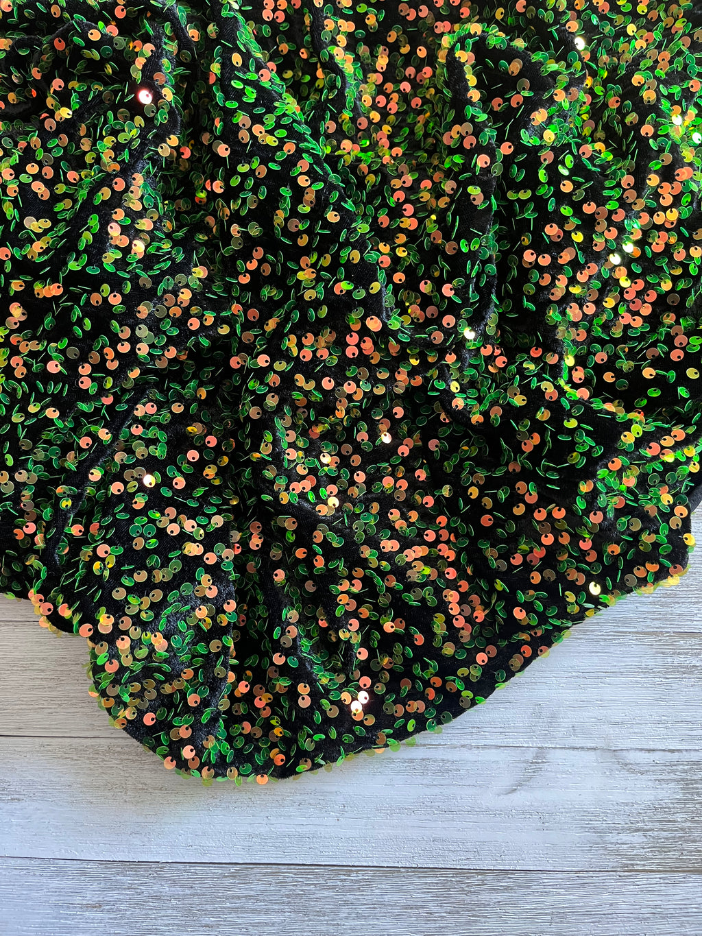Velvet sequin GREEN BEETLE