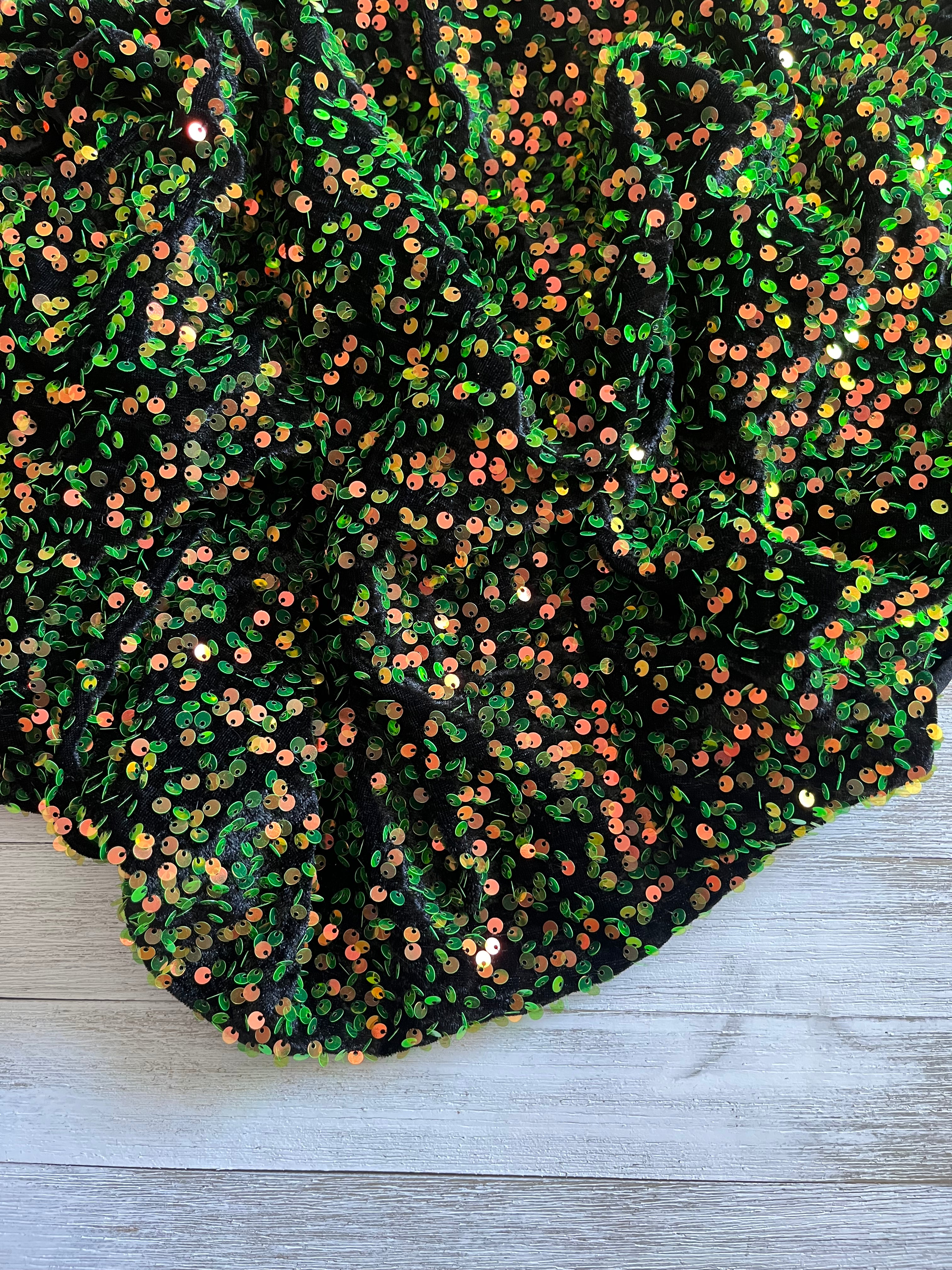 Velvet sequin GREEN BEETLE